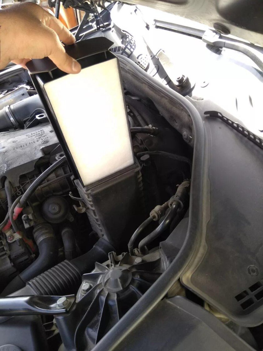 Воздушный фильтр на БМВ ф10 дизель