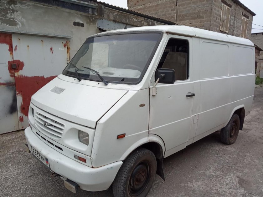Део микроавтобус