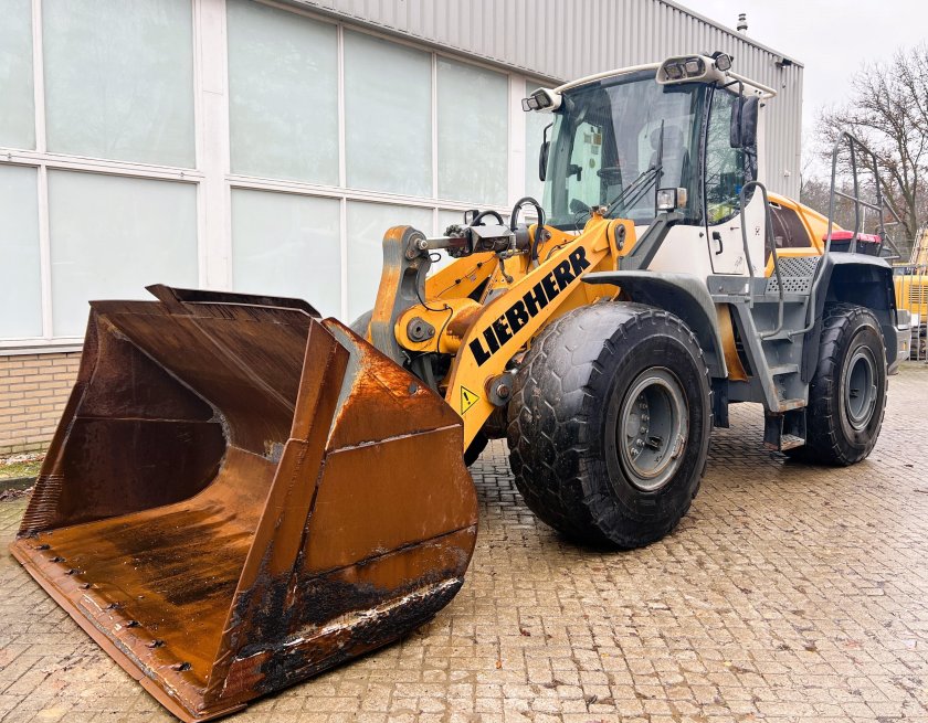 Liebherr l538 погрузчик