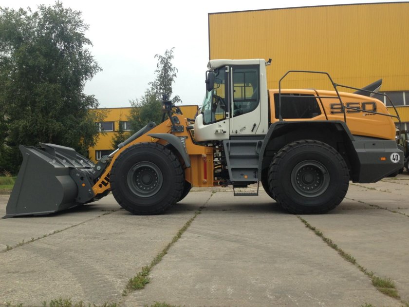 Либхер 550 фронтальный погрузчик