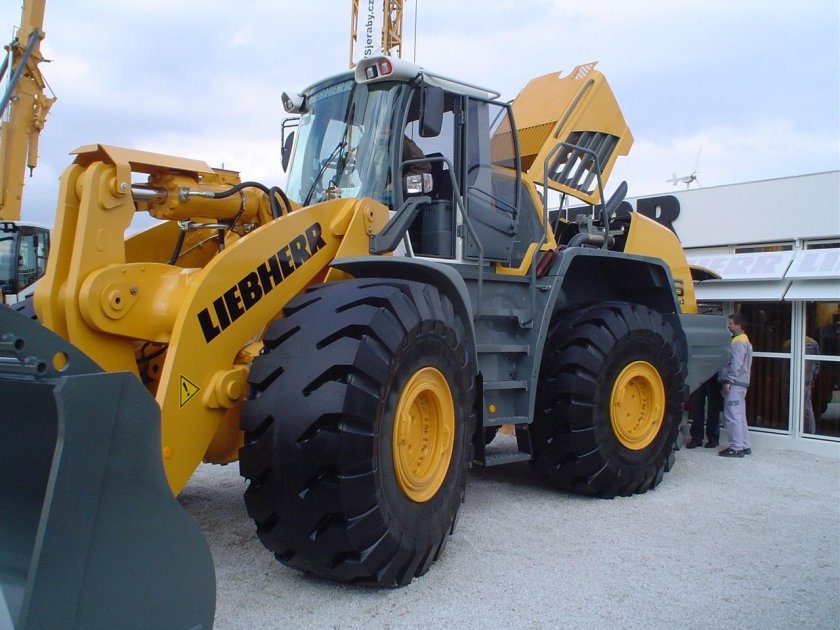 Погрузчик Либхер 586