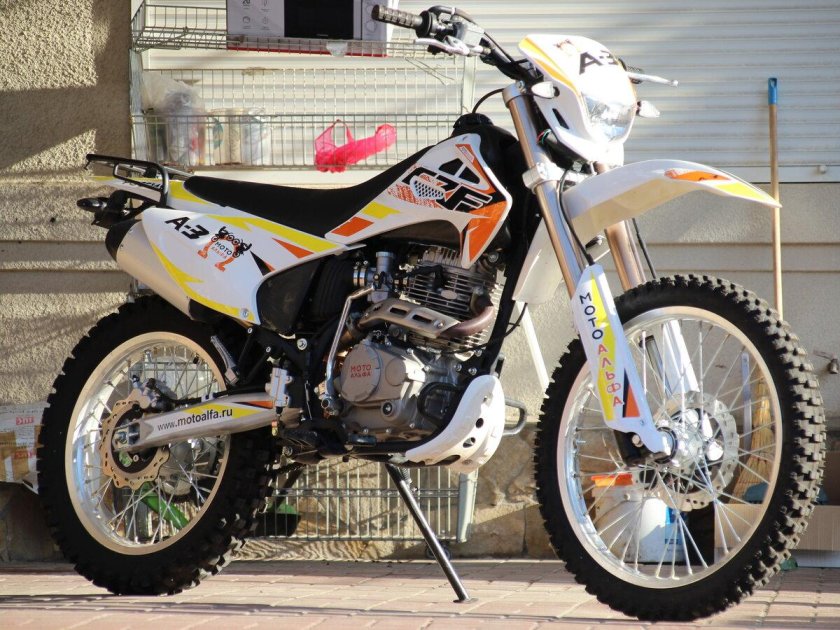 Мотоцикл эндуро 250