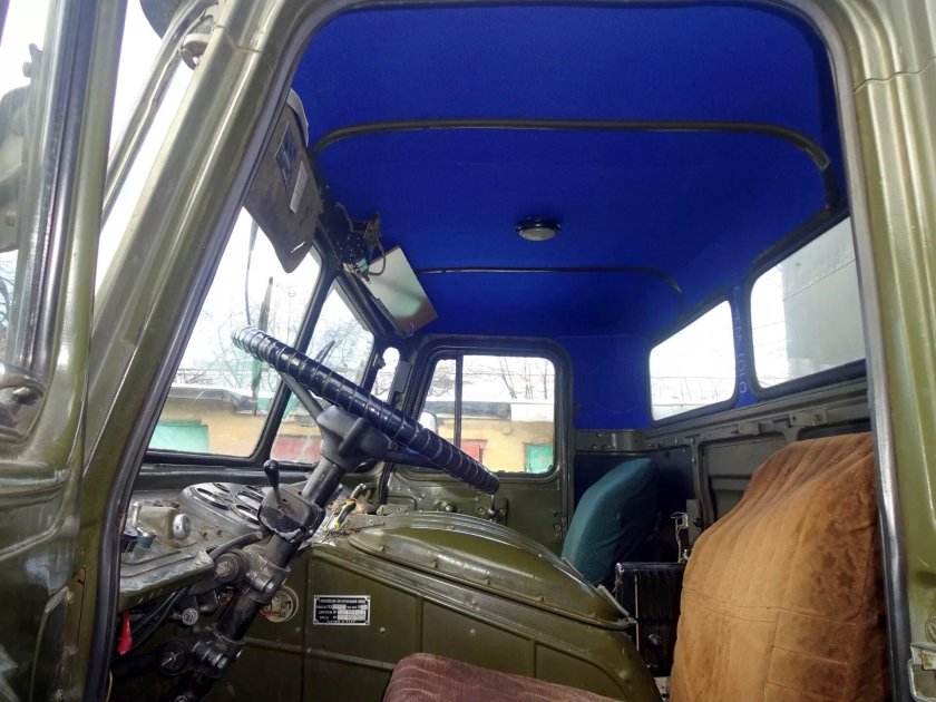 ГАЗ 66 салон кабины