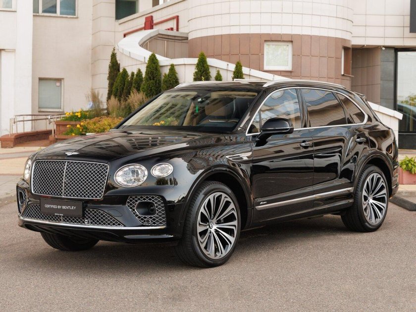 Машина bentley bentayga