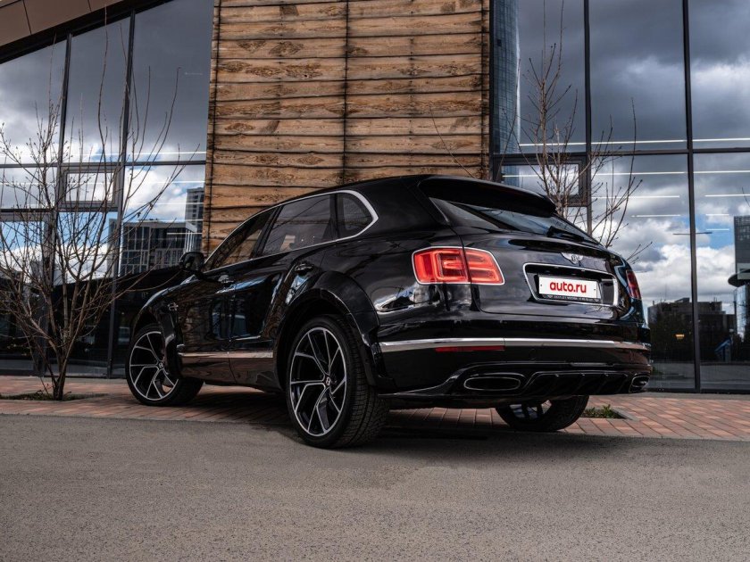 Bentley bentayga v 8