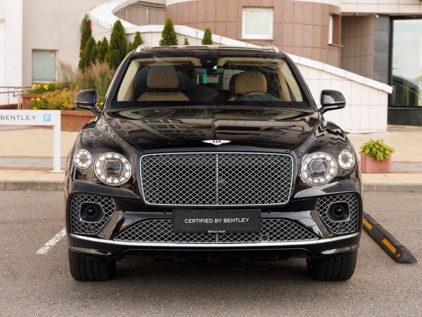 Машина bentley bentayga