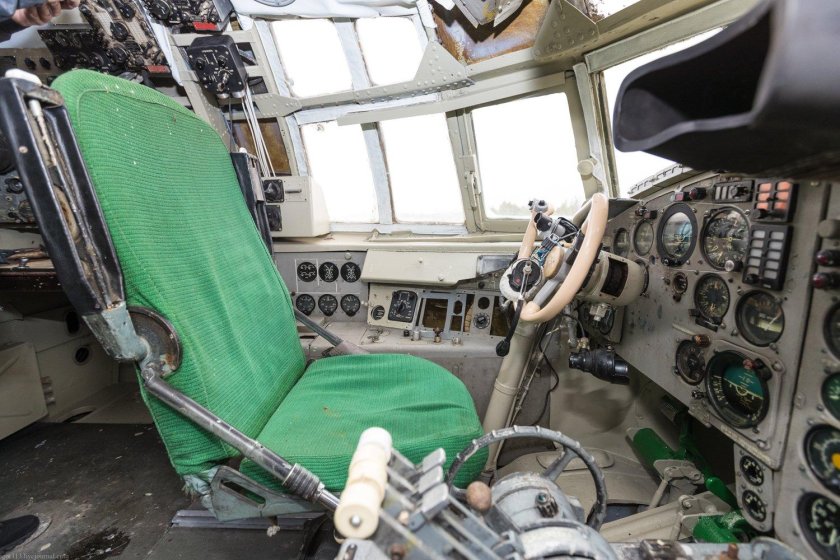 Кабина ил 18 внутри