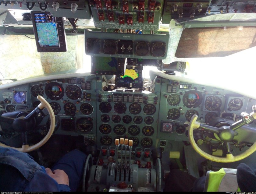Ил-62 кабина пилотов