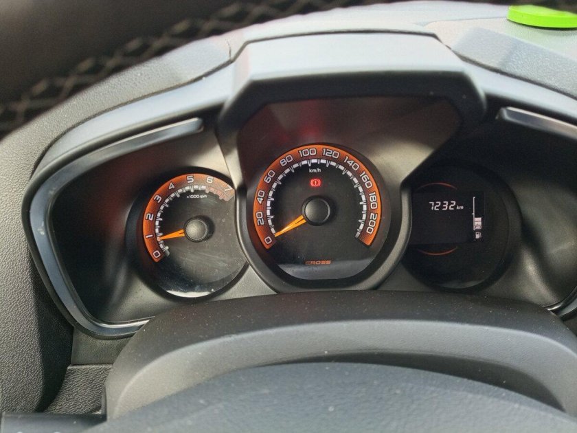 Lada XRAY Cross Instinct