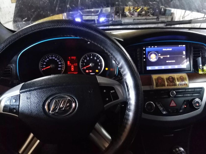 Lifan Solano приборная панель