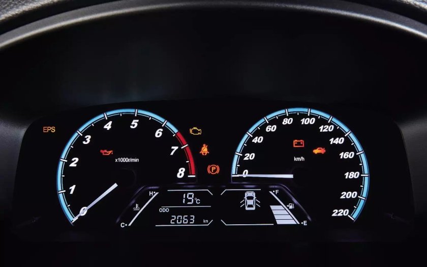 Lifan Solano приборная панель