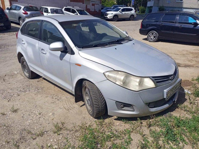 Chery very 2011