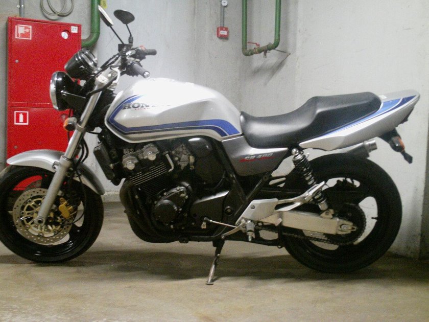 Honda cb400 super four 2003