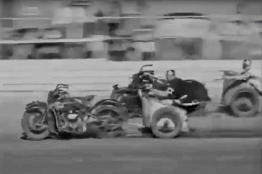 Motorcycle chariot racing