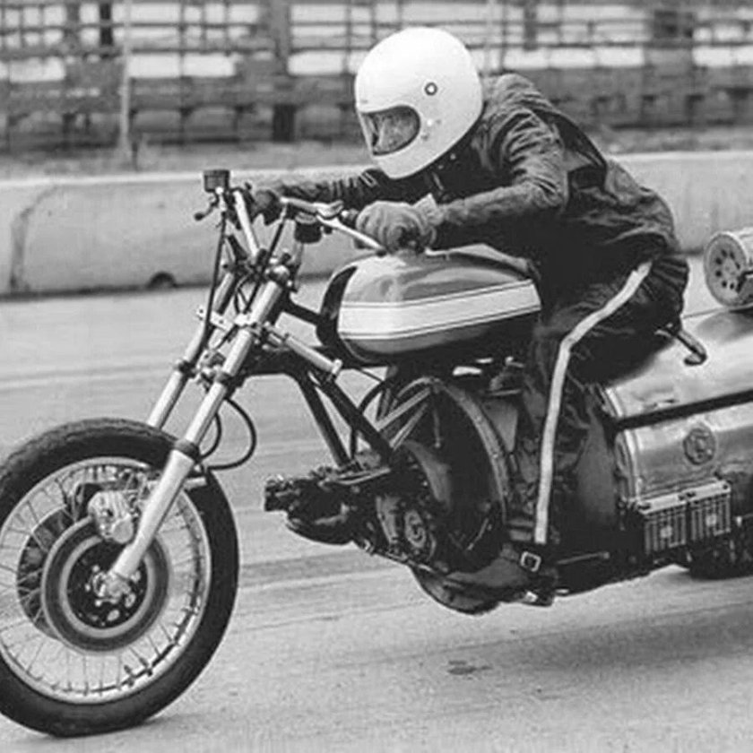 Мотоцикл с турбореактивным двигателем