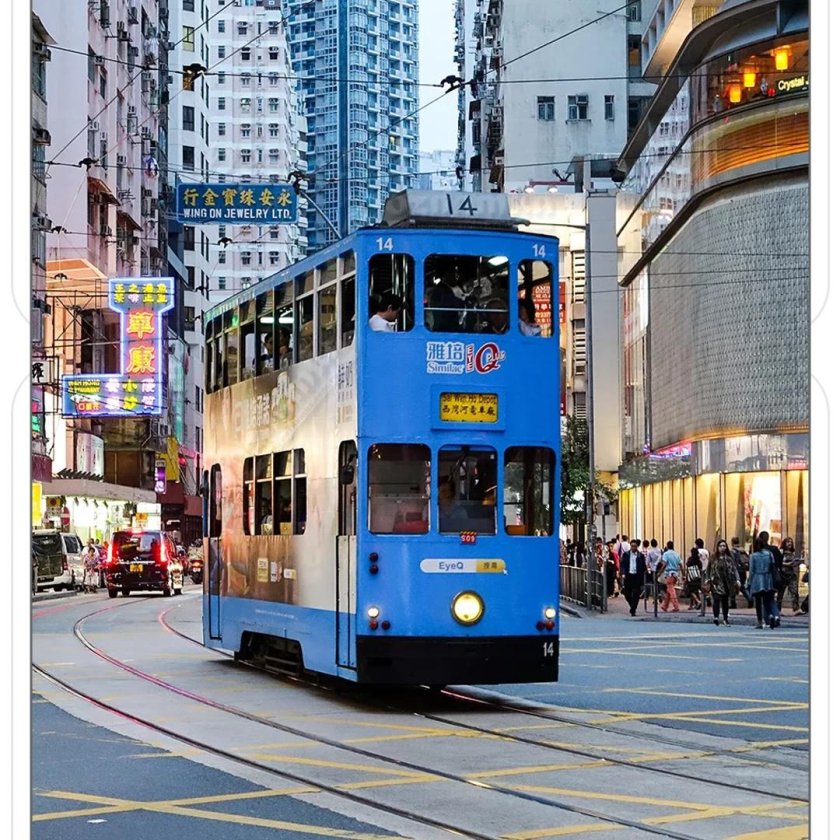 Двухэтажный трамвай в Гонконге