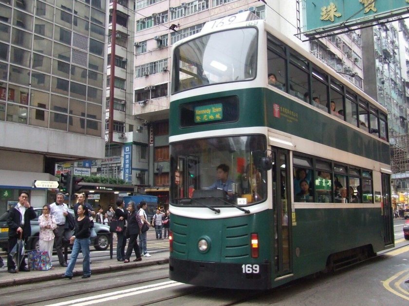 Двухэтажный трамвай в Гонконге