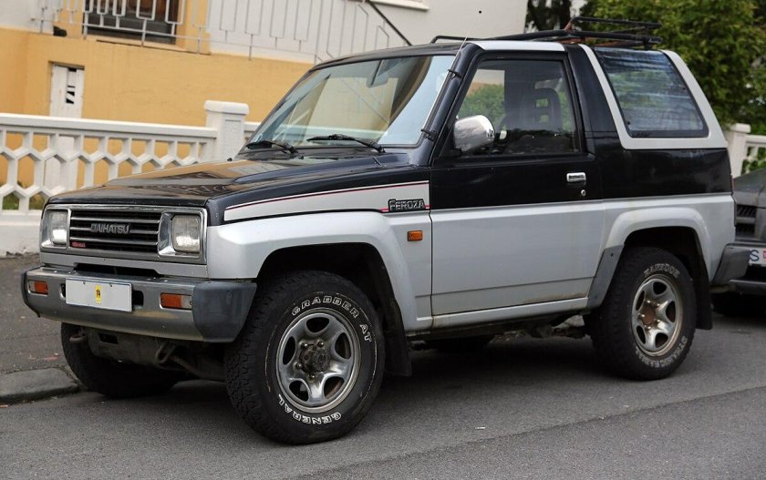 Daihatsu Rocky (f300)