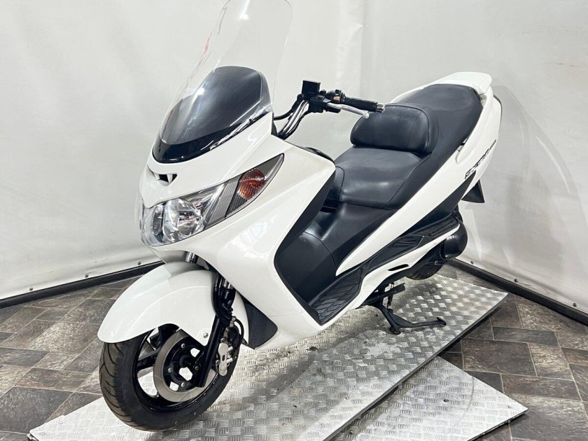 Suzuki Skywave 400 2005