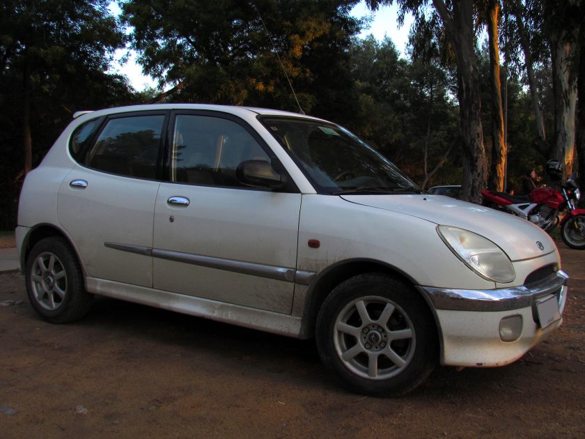 Daihatsu Sirion 2001