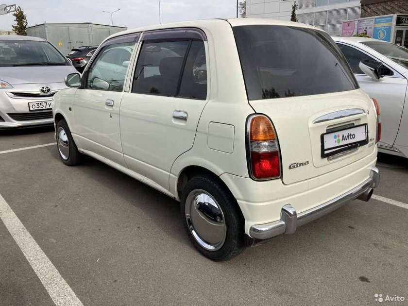 Daihatsu Mira 2001