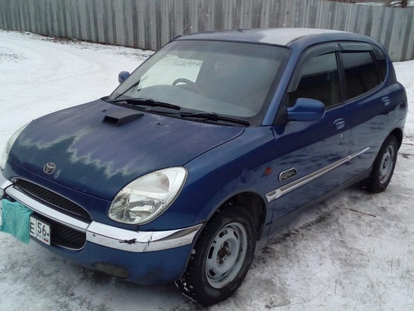 Дайхатсу стория 2001