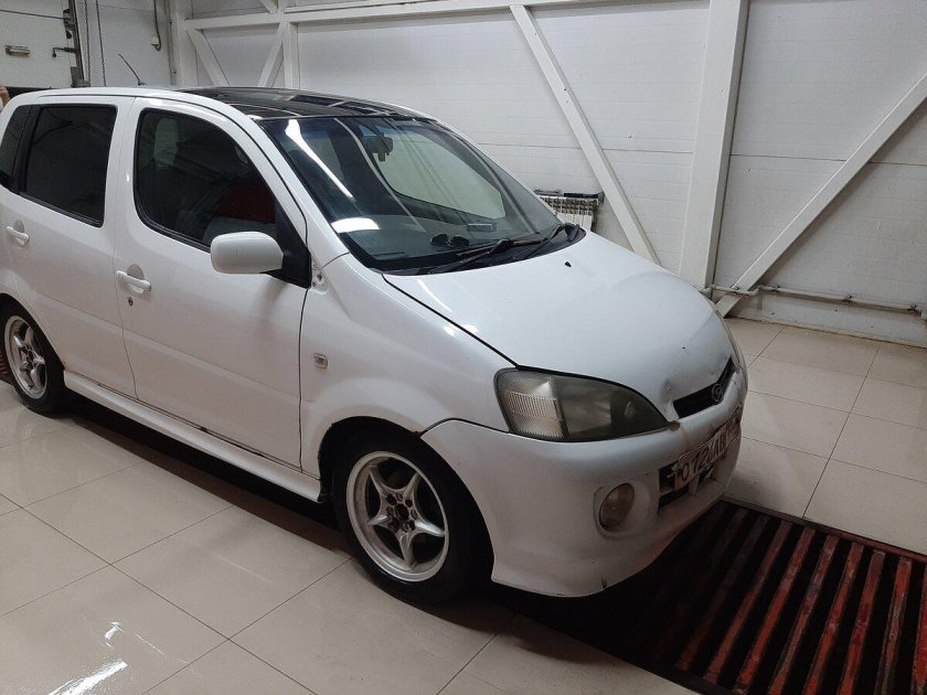 Daihatsu YRV 1.3 at, 2001,