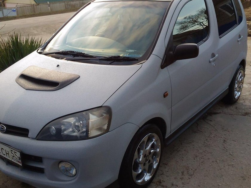 Daihatsu YRV 2001 1.3