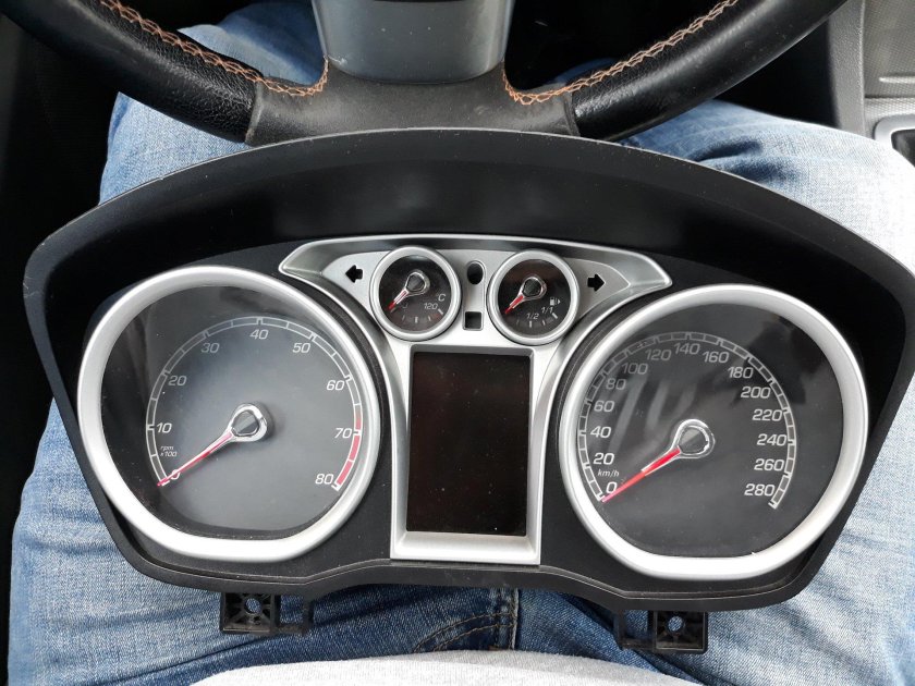 Панель приборов Ford Focus 2