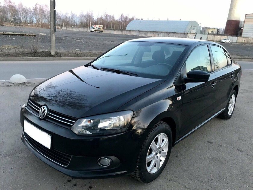 Volkswagen Polo 2013 черный