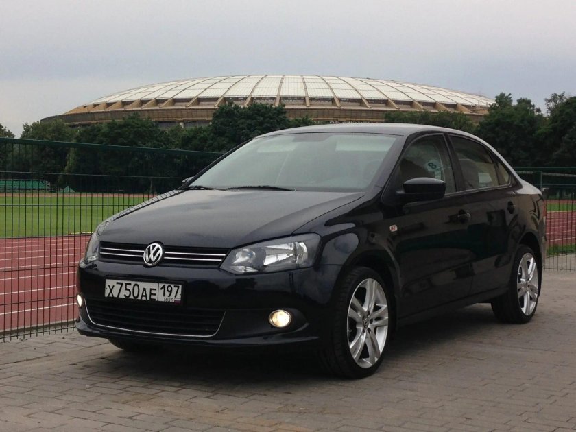 Volkswagen Polo sedan 2010 черный