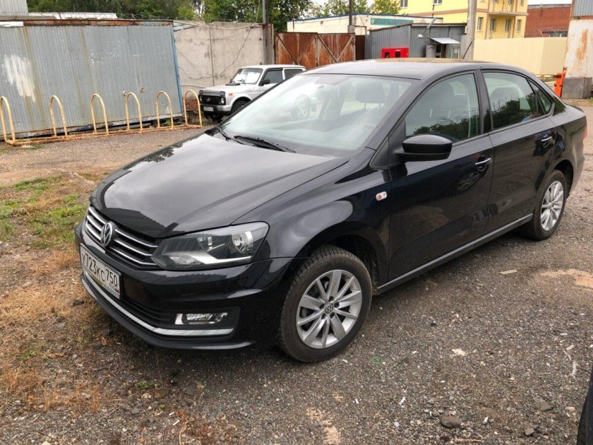 Volkswagen Polo 2015 черный