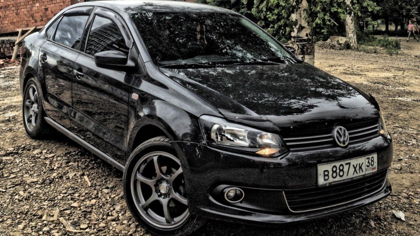 Фольксваген поло черный