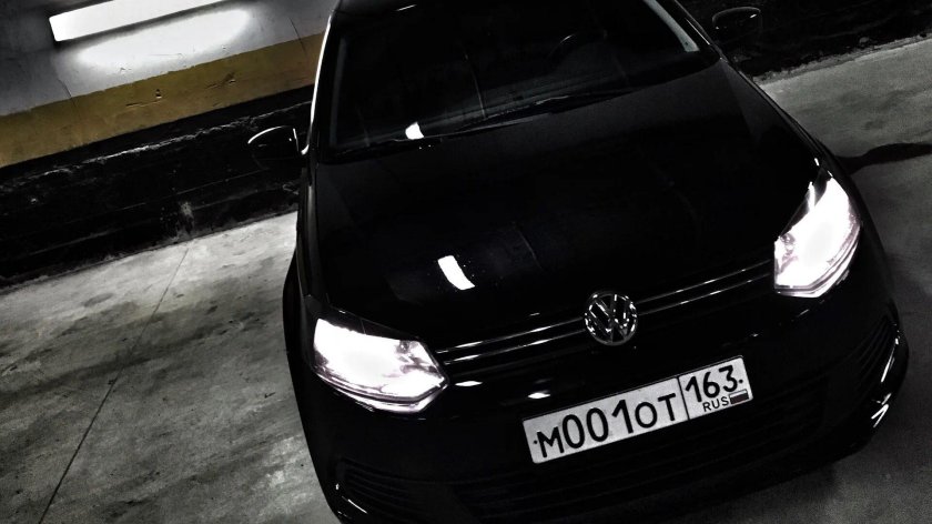 Фольксваген поло черный в бункере