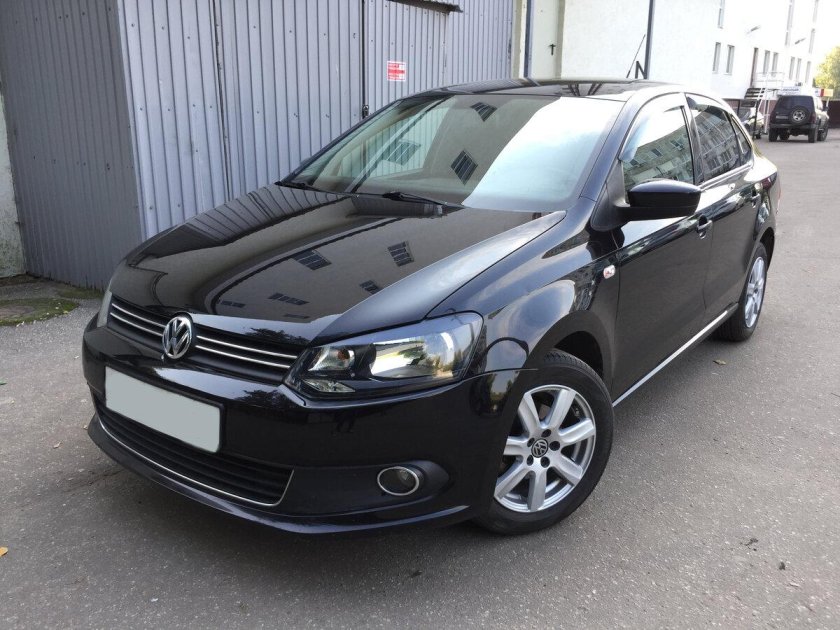 Фольксваген поло 2011 год черный