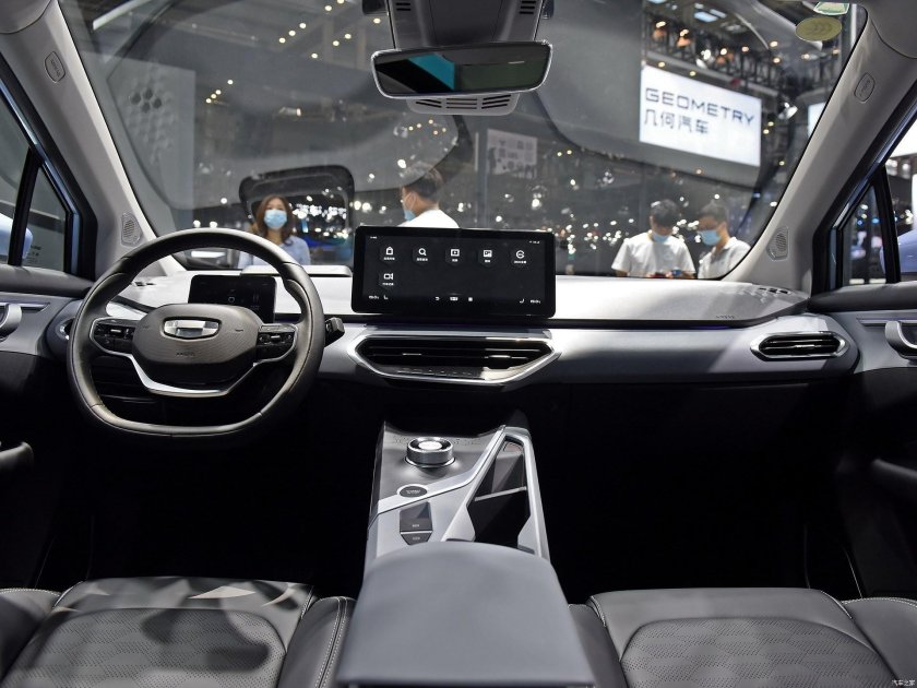 Электрокар Geely Geometry a