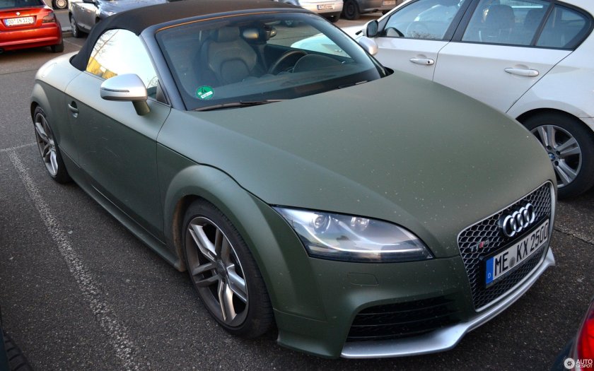 Ауди ТТ 2000 зеленый