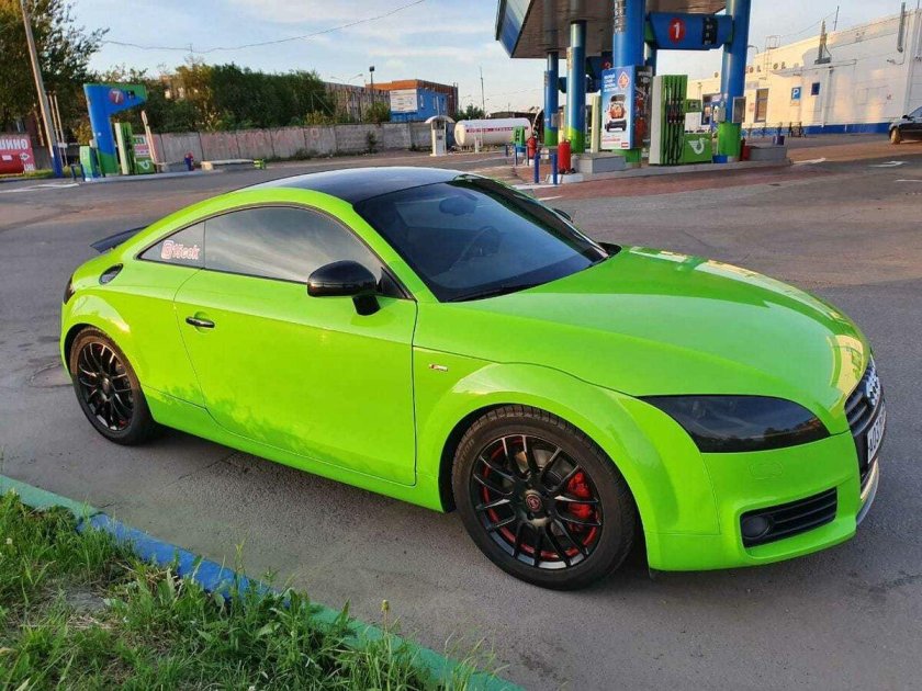 Зеленая Ауди ТТ 8j
