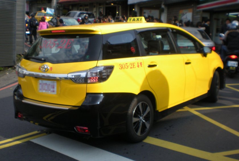 Тойота Виш такси