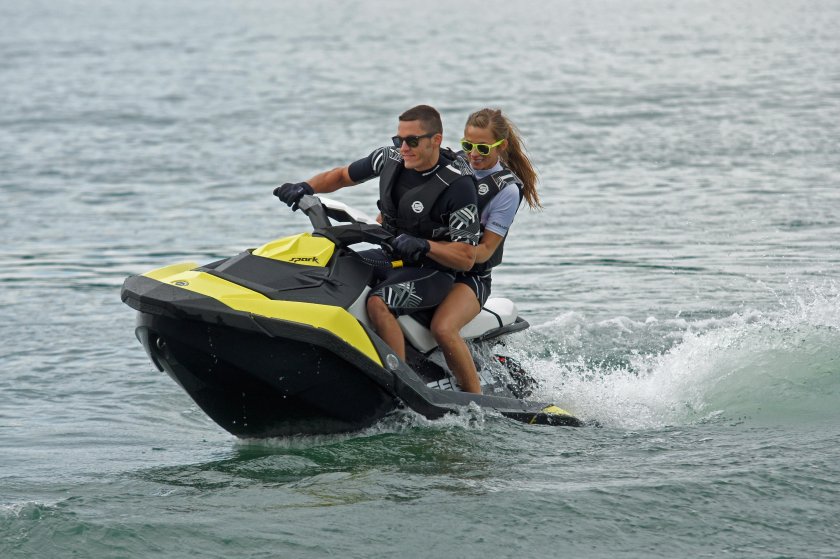 Катание на гидроцикле