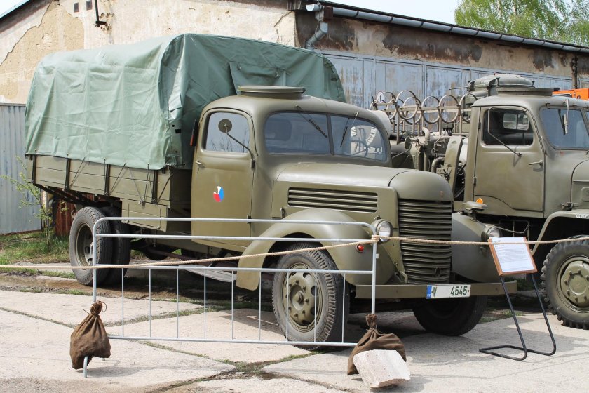 Бортовой грузовик Praga RN