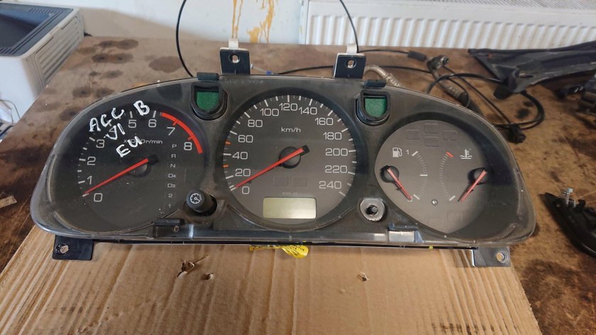 Панель приборов Хонда Аккорд 6