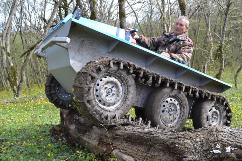 Гусеничный вездеход ВАЕР 1800