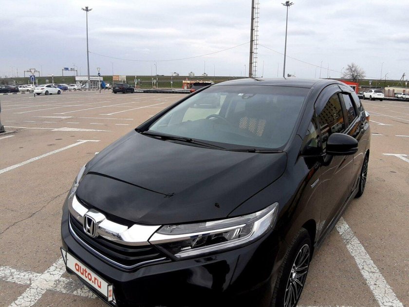 Хонда Шатл черная 2016