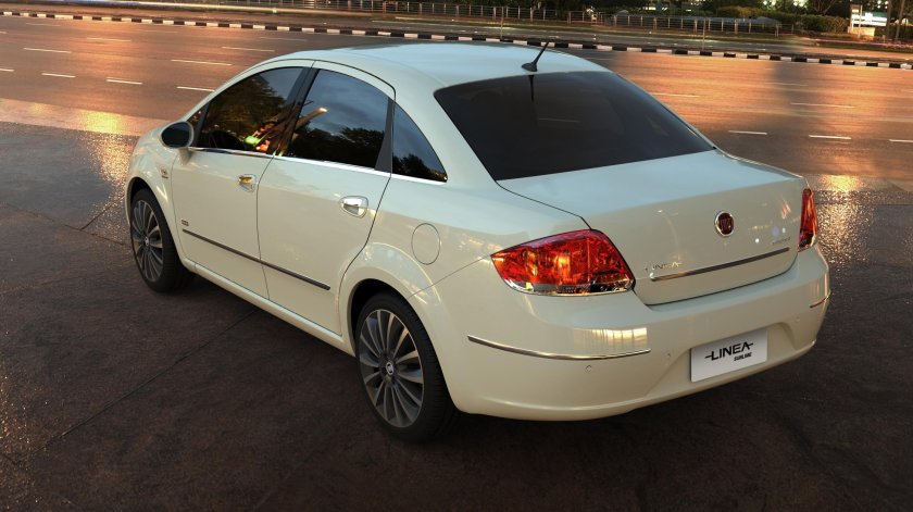 Машина Fiat linea