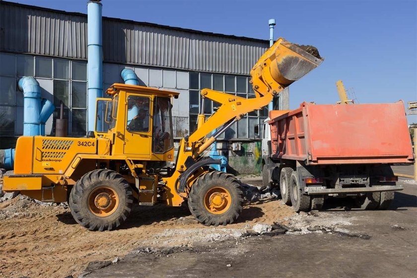 Универсальный погрузчик Амкодор