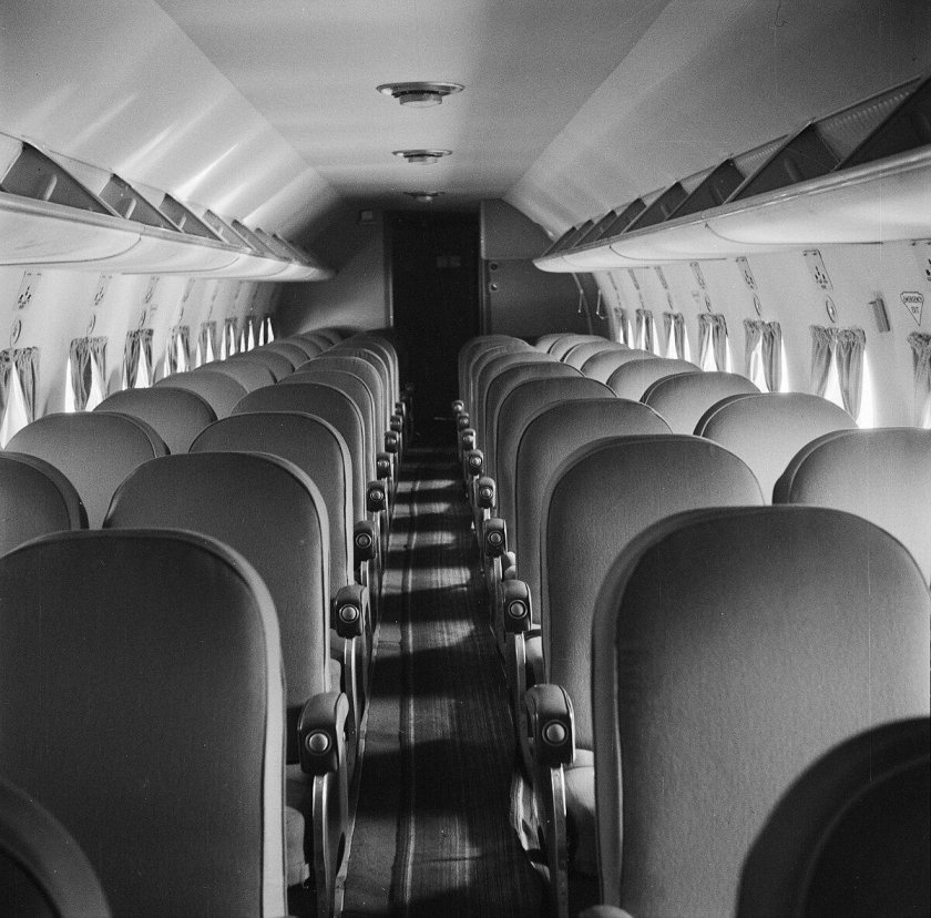 Douglas DC-4 салон