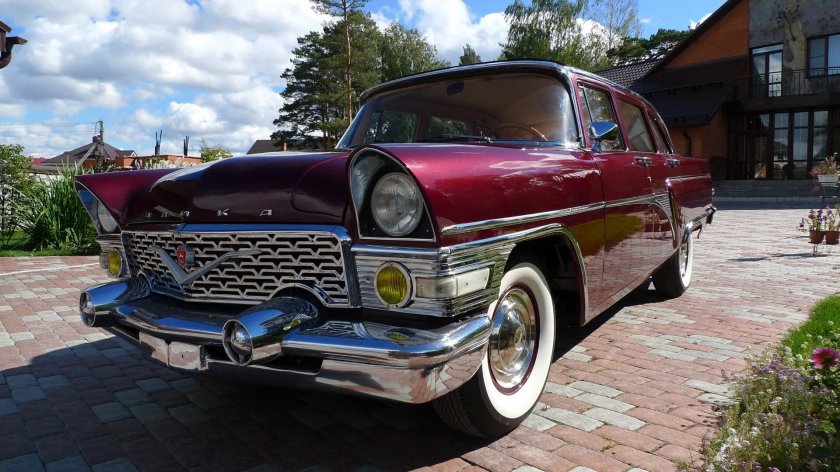 ГАЗ 13 Чайка красная