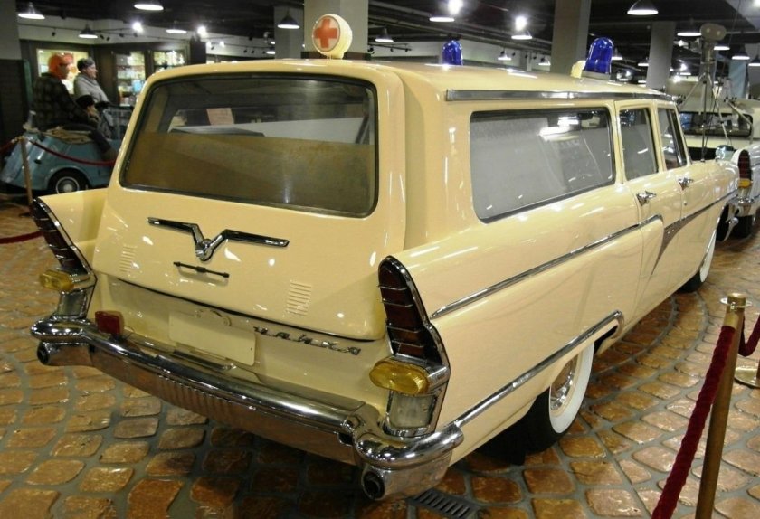 ГАЗ-13с Чайка черный доктор