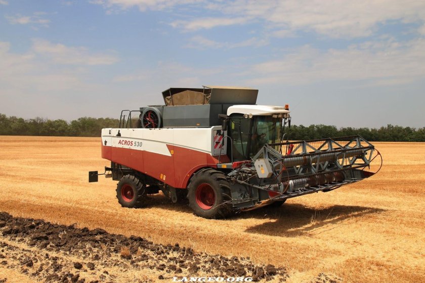 Комбайн Акрос 530